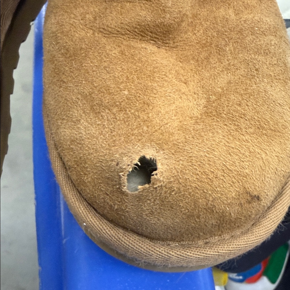 UGG Classic Tan Boots with Shearling Lining 9 - Picture 5 of 6